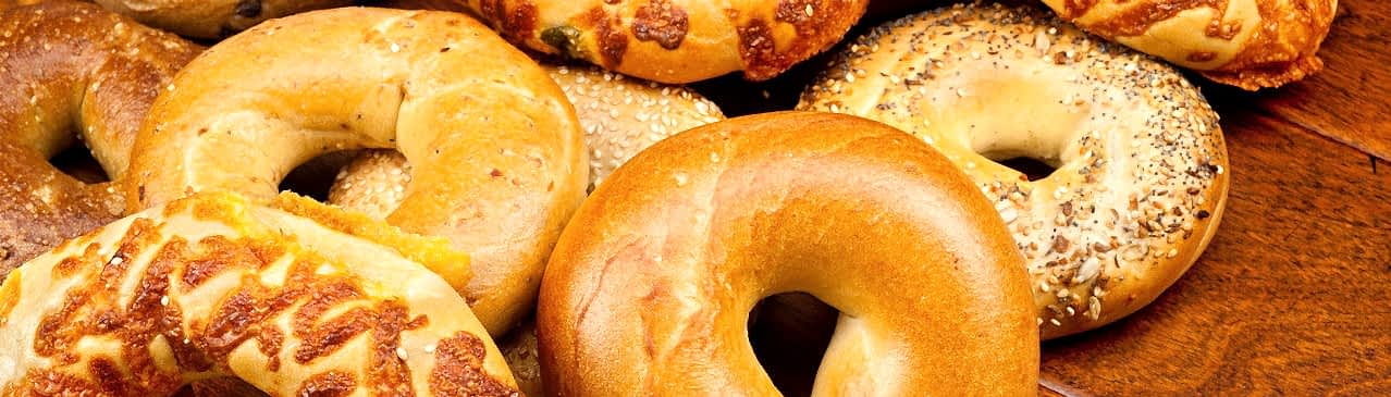 Her zaman taze, lezzetli ve sağlıklı ekmek, pasta, tatlı çeşitleri ve unlu ürünlerimizi kendimiz üretip doğrudan satıyoruz